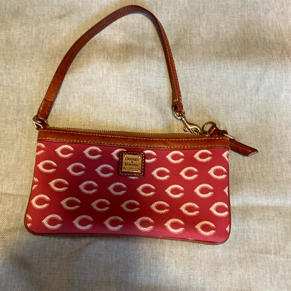 Cincinnati Reds wristlet